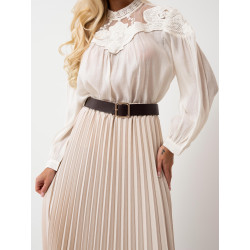 Bluzka z koronkowymi wstawkami | Hurtownia odzieży na sztuki