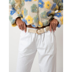 Casualowe spodnie z plecionym paskiem