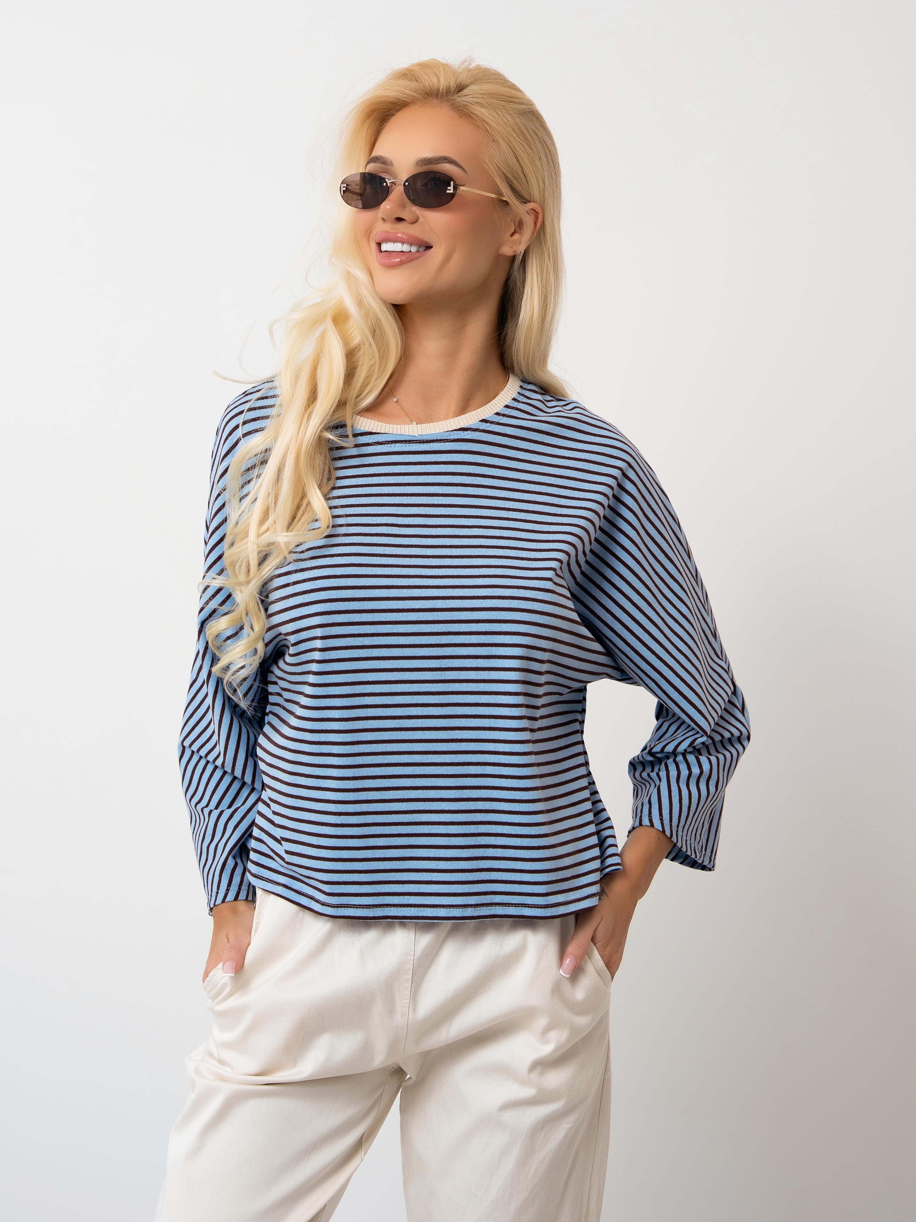 Oversize’owa bluzka w paski z szerokimi rękawami | Hurt odzieży włoskiej