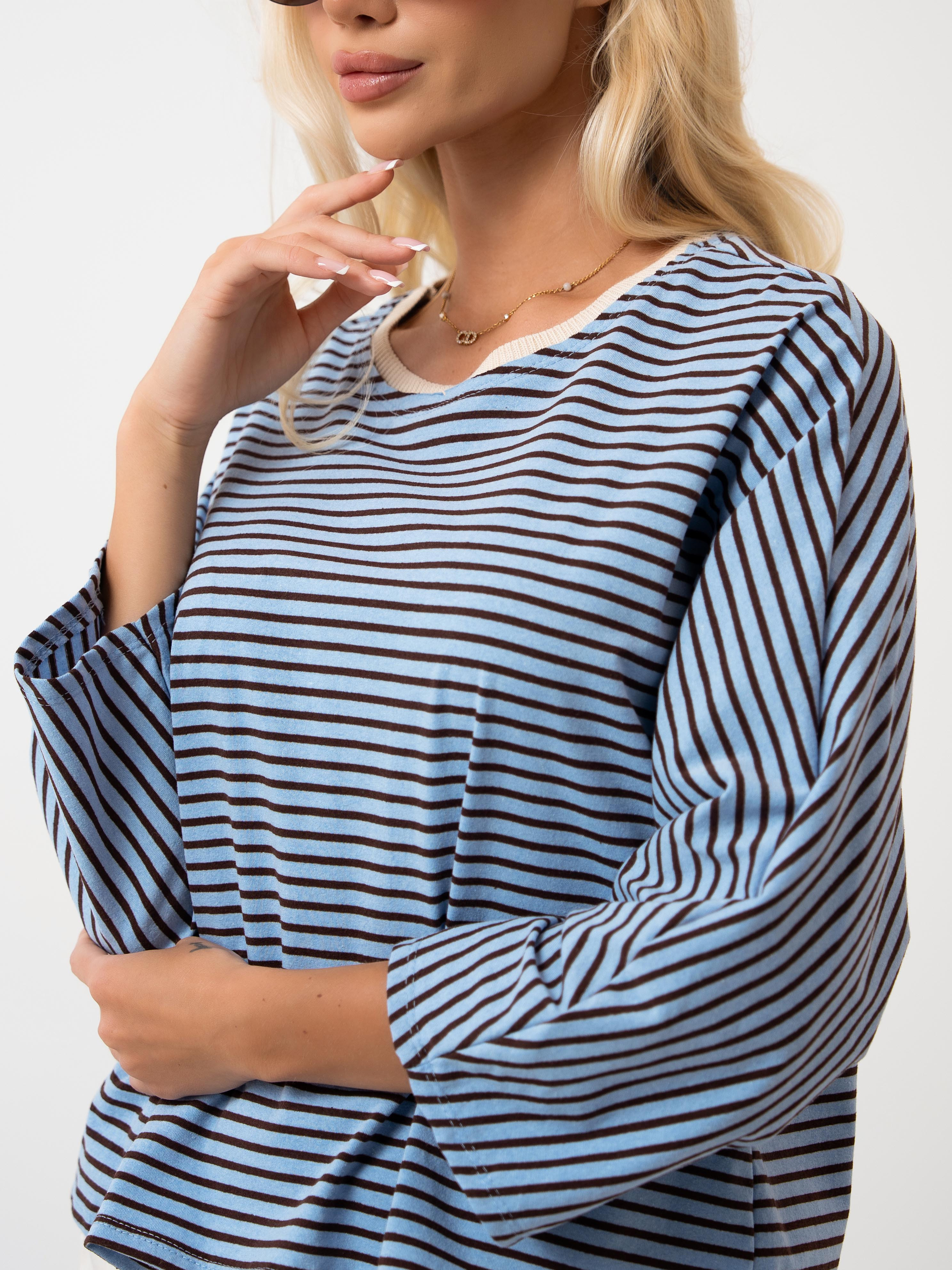 Oversize’owa bluzka w paski z szerokimi rękawami | Hurt odzieży włoskiej