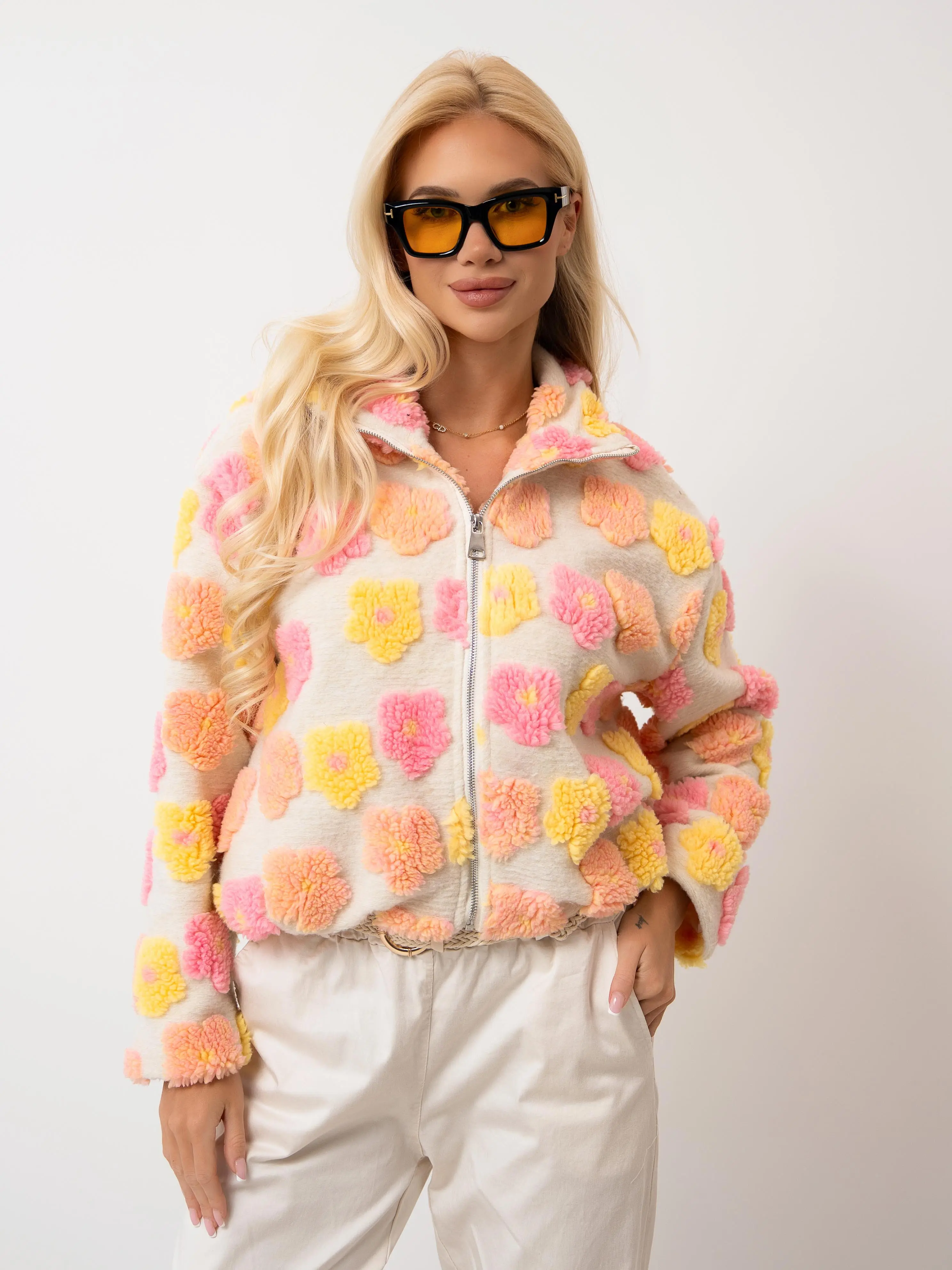 Stylowa kurtka teddy w kwiaty