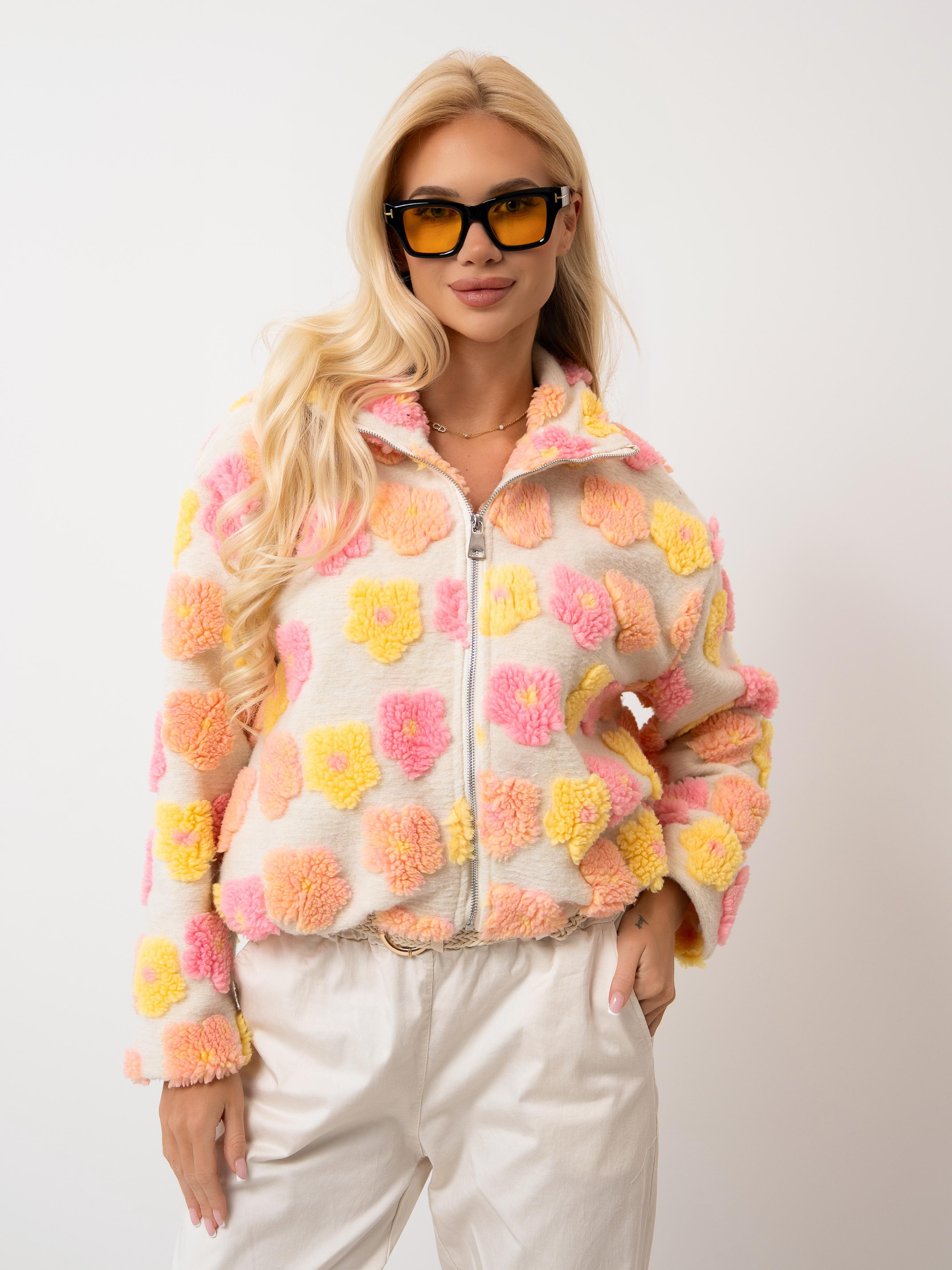 Stylowa kurtka teddy w kwiaty