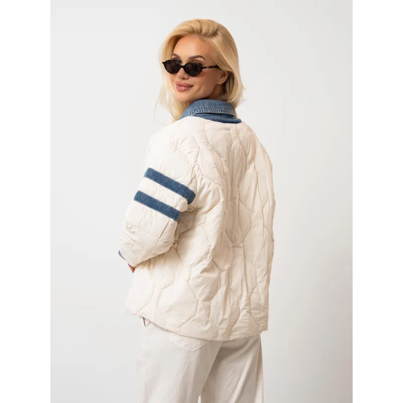 Pikowana kurtka z jeansowymi wstawkami