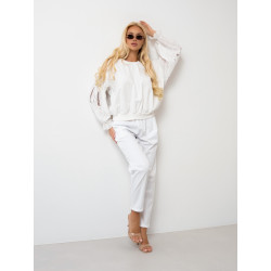 Bluzka z ozdobnymi haftowanymi rękawami | Sprzedaż hurtowa odzieży damskiej