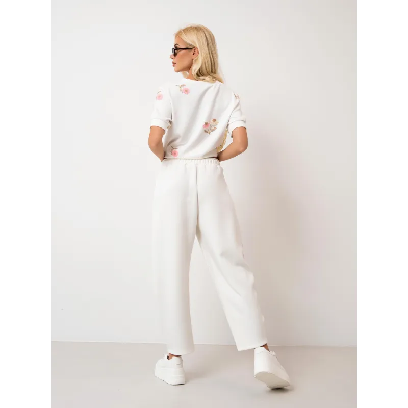 Luźne spodnie dresowe z lampasami