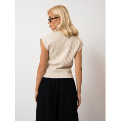 Bluzka z dekoltem V i ozdobnymi złotymi zapięciami | Hurt odzieży damskiej online