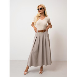 Rozkloszowana spódnica z zaszewkami i paskiem