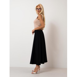 Rozkloszowana spódnica z zaszewkami i paskiem
