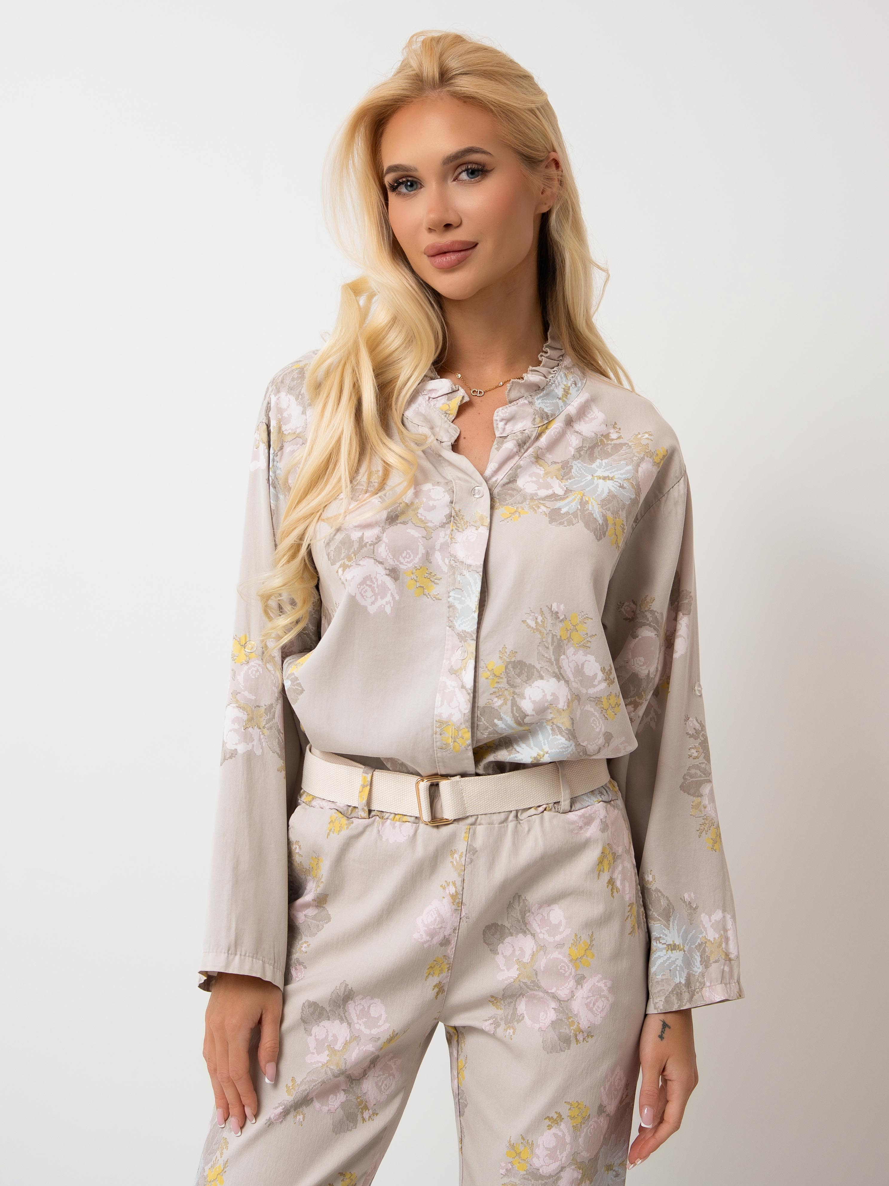 Spodnie w pastelowe kwiaty z paskiem