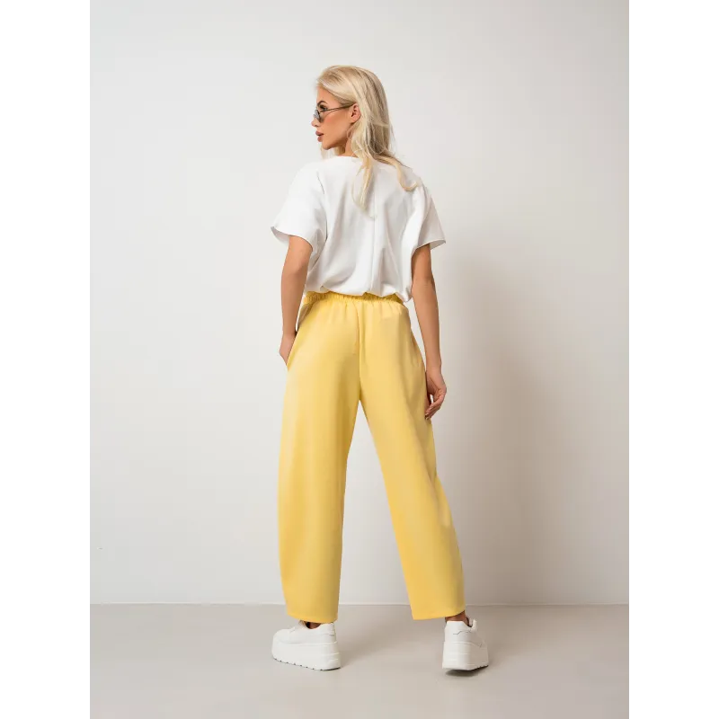 Luźne spodnie dresowe z lampasami