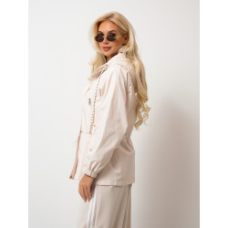 Kurtka przejściowa z kapturem i regulacją w talii