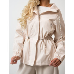 Kurtka przejściowa z kapturem i regulacją w talii