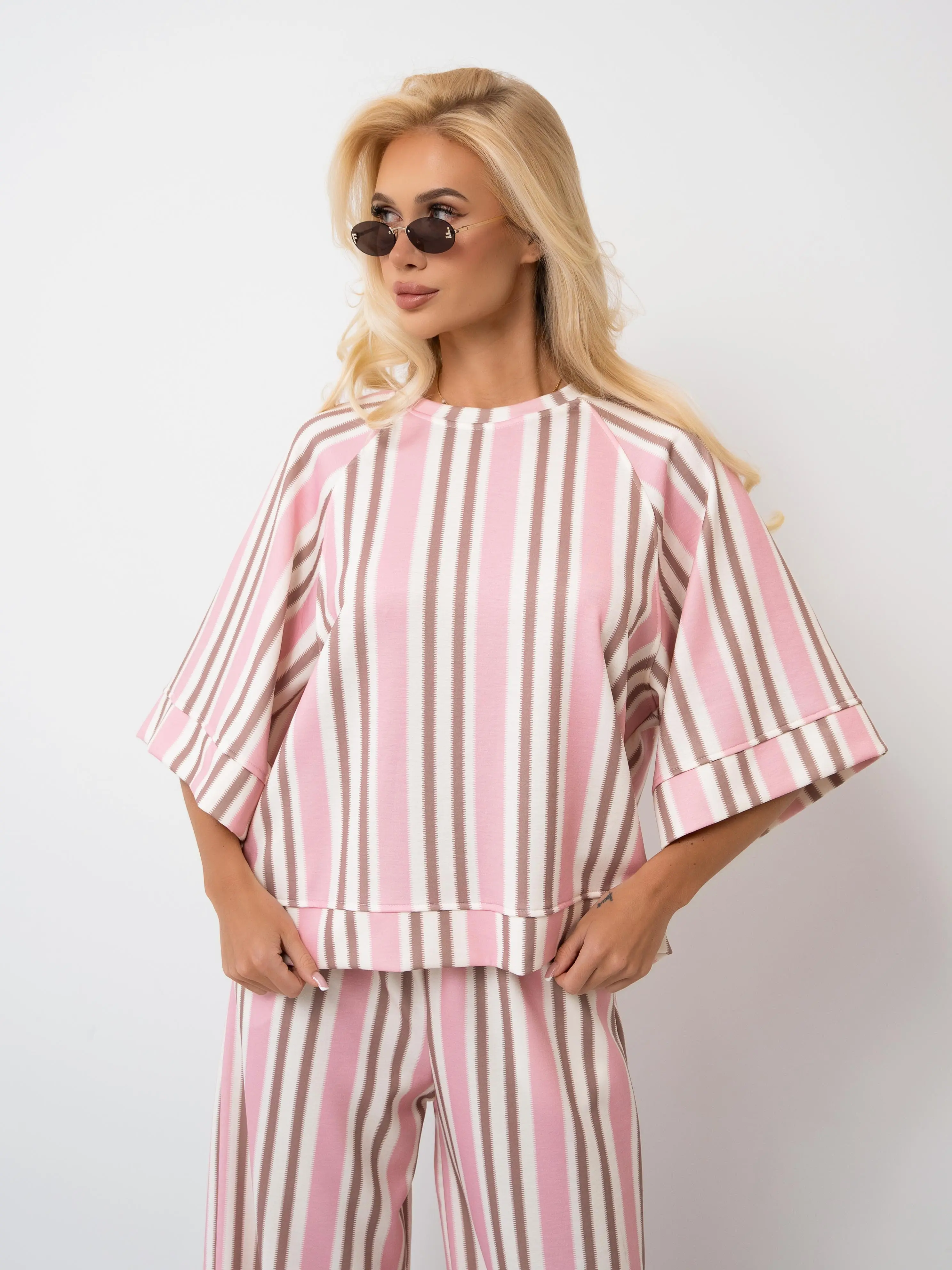Bluzka oversize w pasy z szerokimi rękawami