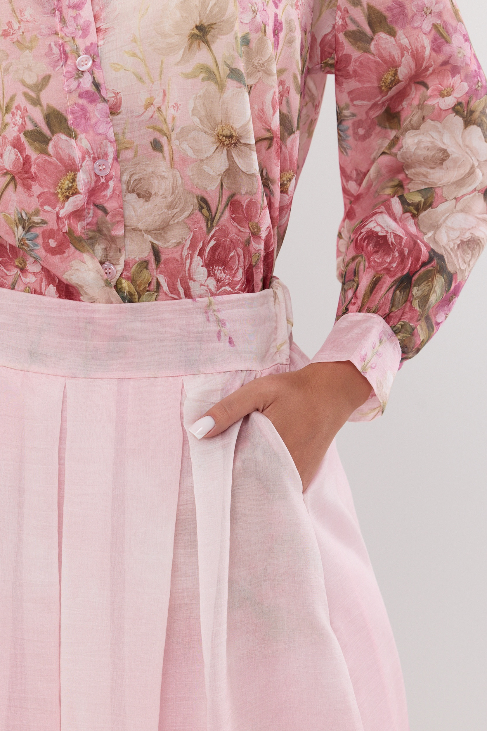 Spódnica midi w pastelowe kwiaty