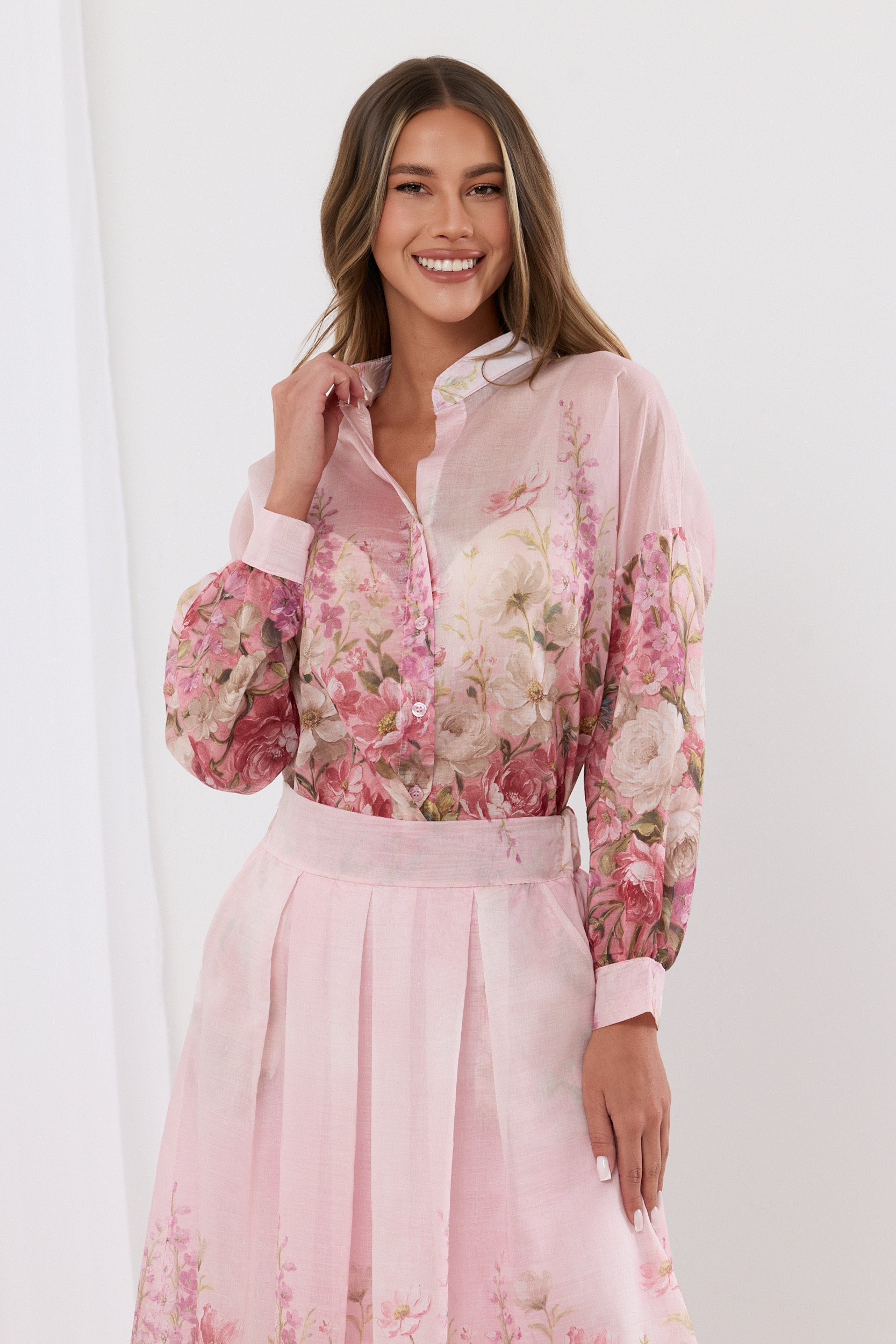 Delikatna koszula z motywem róż