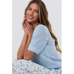 Ażurowy sweter z dekoltem V