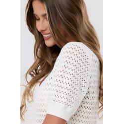 Ażurowy sweter z dekoltem V