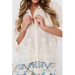 Koszula z haftem i ozdobną koronką gipiurową