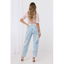 Kwiatowe spodnie z plecionym paskiem