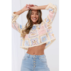 Szydełkowa bluzka typu crop top w stylu boho