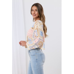 Szydełkowa bluzka typu crop top w stylu boho