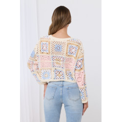 Szydełkowa bluzka typu crop top w stylu boho