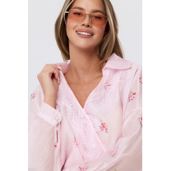 Bluzka kopertowa z motywem kwiatowym i koronkowym wykończeniem