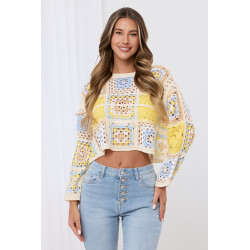 Szydełkowa bluzka typu crop top w stylu boho